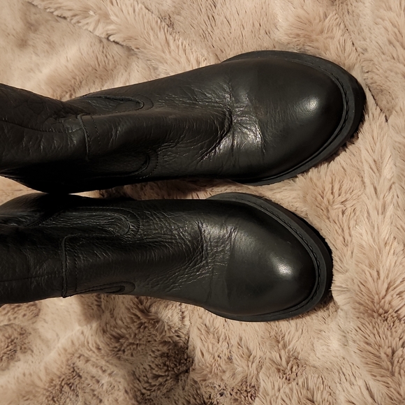 ☘️Lucky Brand Bootsies - Picture 2 of 8